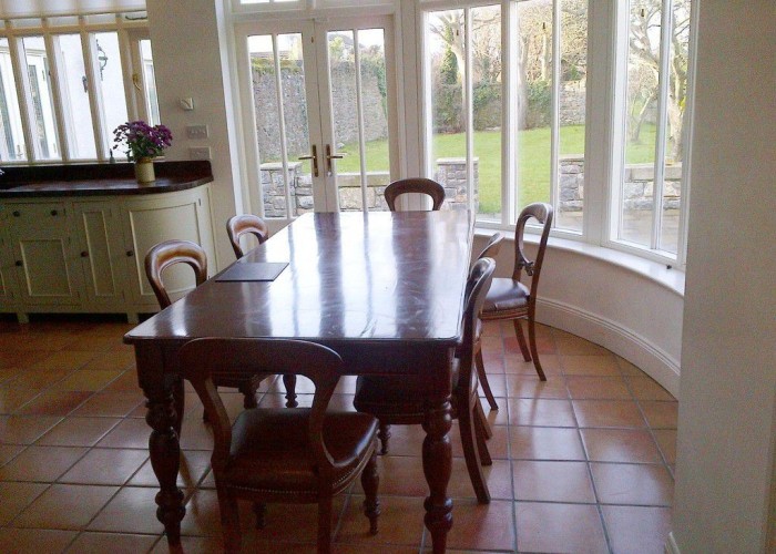 11. Kitchen (Cream or White units)