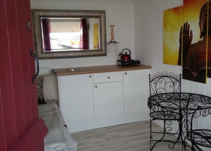 5. Kitchen (Cream or White units)