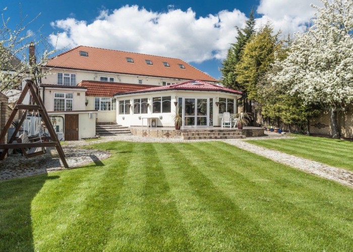 North London: Large Detached Home Available As A Film Location With Indoor Pool