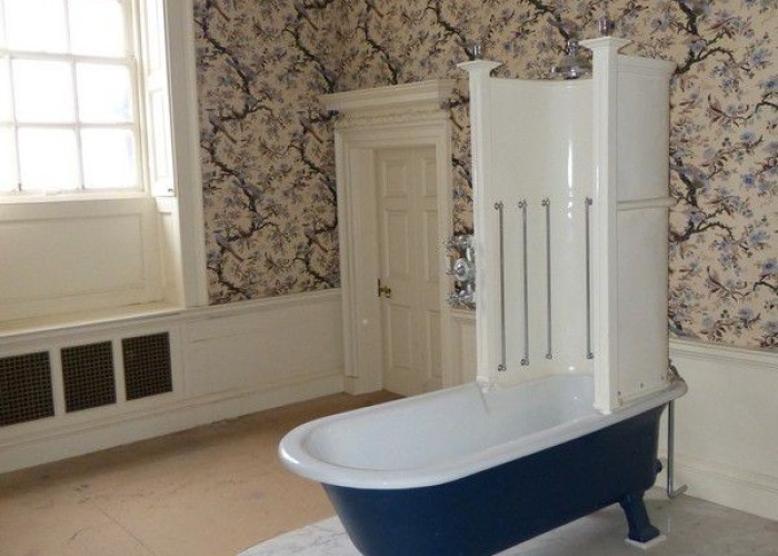 39. Bathroom, Bathroom (Roll Top)