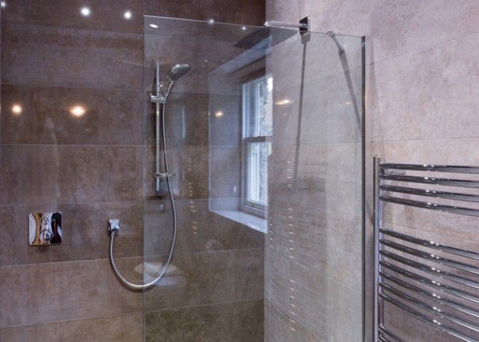 17. Shower Room