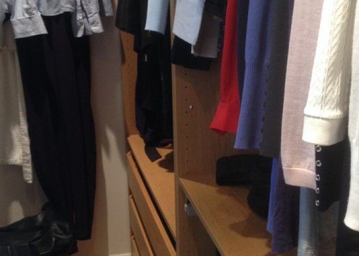 22. Walk-in Wardrobe