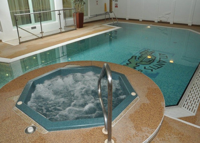 31. Swimming-pool