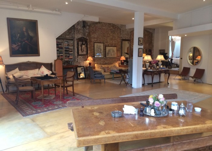 sold - Open Plan Apartment With Exposed Brick Walls For Filming SOLD