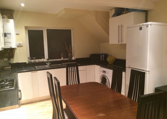 4. Kitchen (Cream or White units)