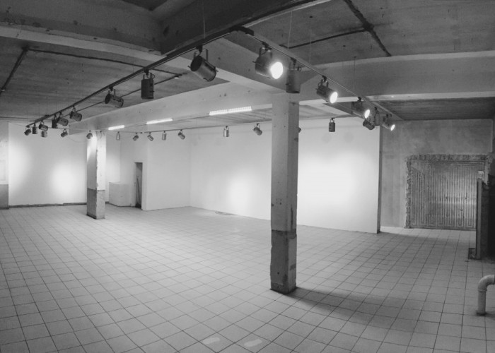 16. Warehouse (White)