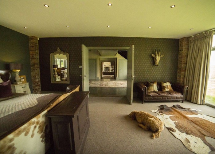 13. Livingroom