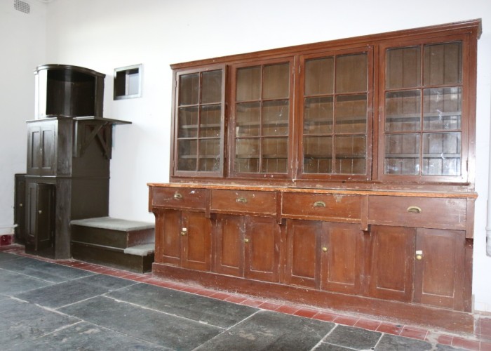 16. Kitchen