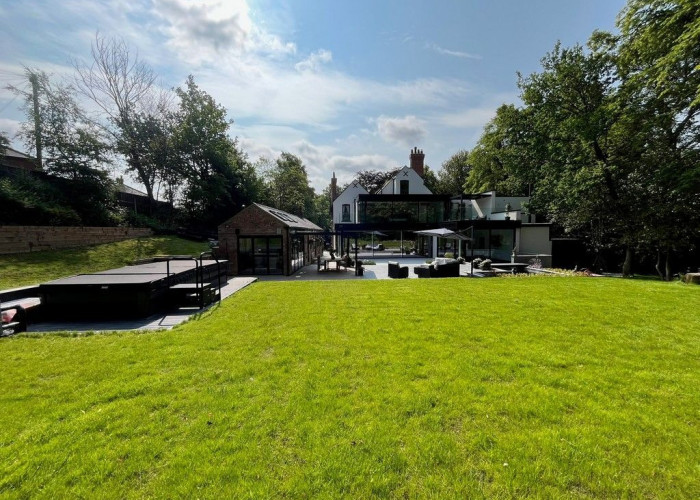 40. Swimming-pool, Garden (Rear, Large)