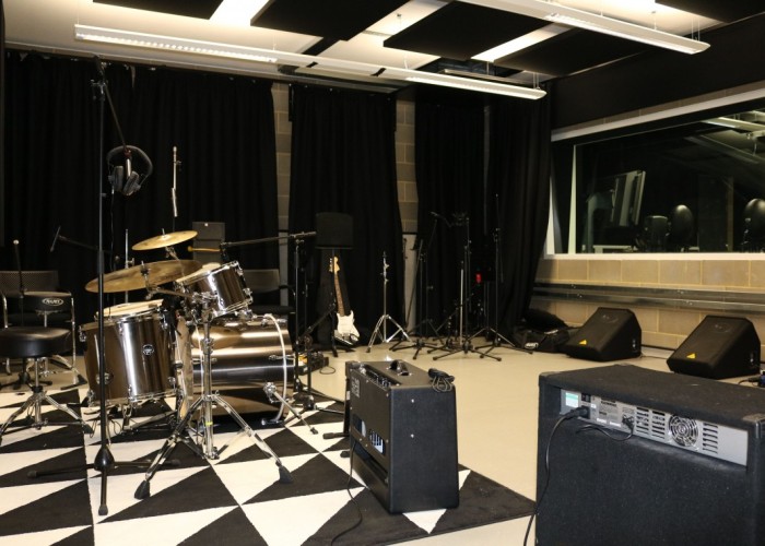 7. Studio