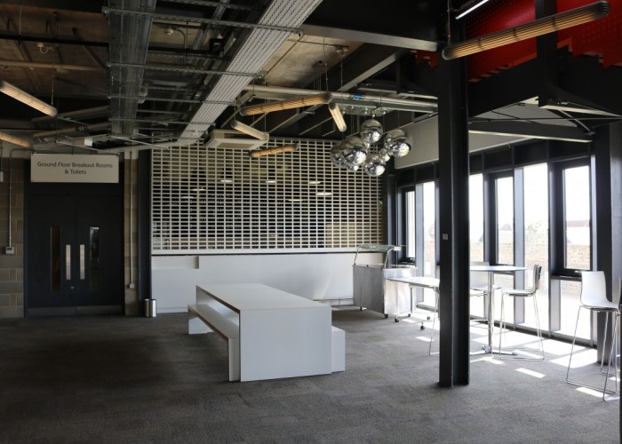 19. Pub / Bar / Club