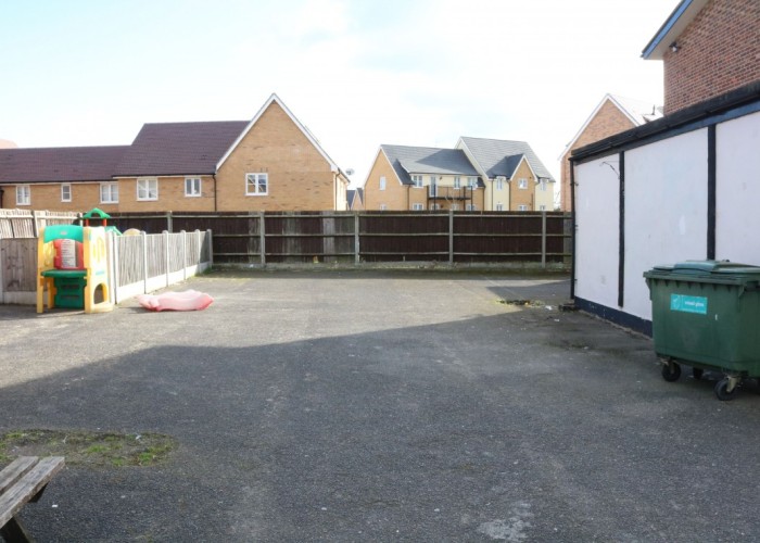 25. Yard