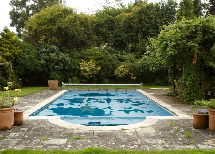 19. Swimming-pool