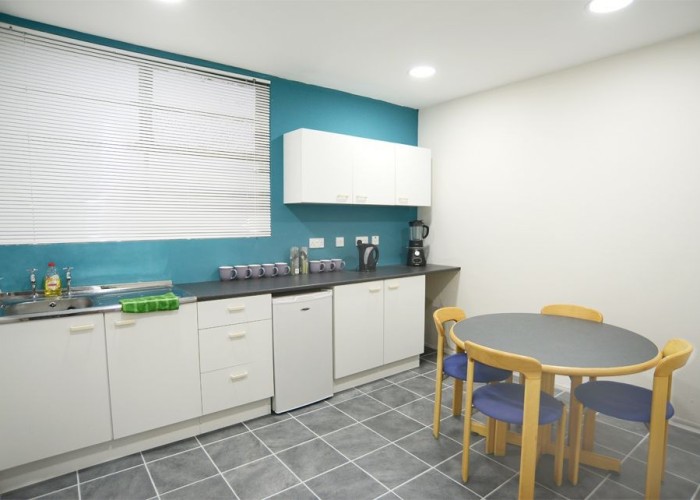 6. Kitchen (Cream or White units)