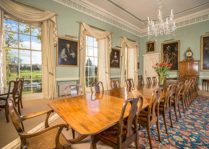 11. Diningroom