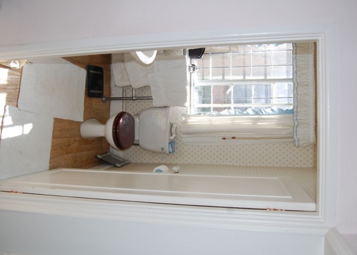 47. Toilet / Toilet Block