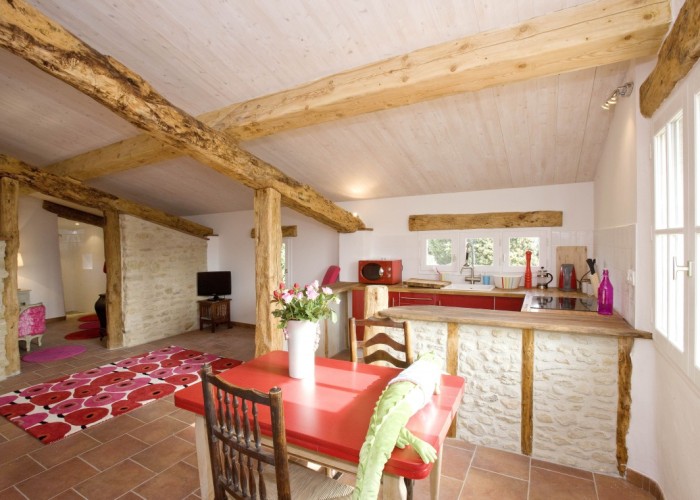 1. Kitchen (Coloured units)