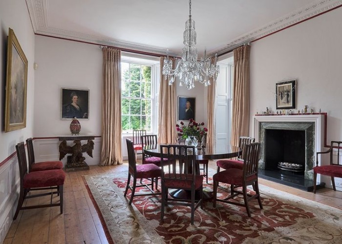 4. Diningroom