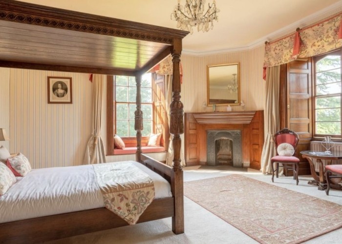 13. Fireplace, Bedroom (Master/En-Suite)