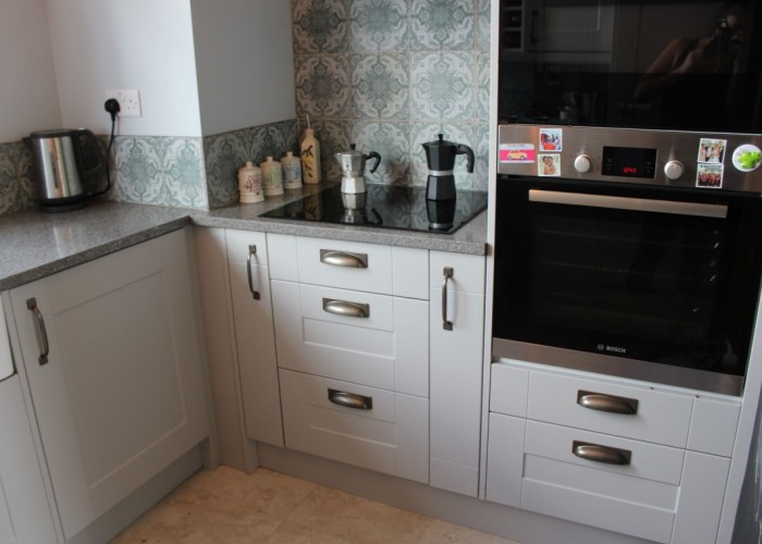 10. Kitchen (Cream or White units)