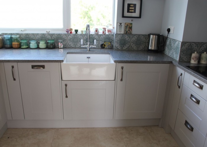 14. Kitchen (Cream or White units)