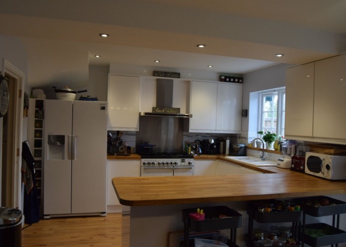 8. Kitchen (Cream or White units)