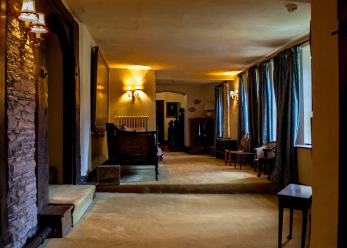 27. Corridor