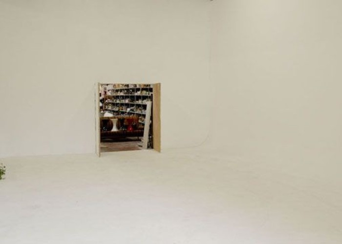 30. Warehouse (White)