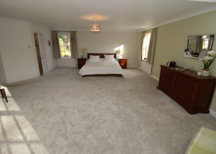 20. Bedroom (Master/En-Suite)