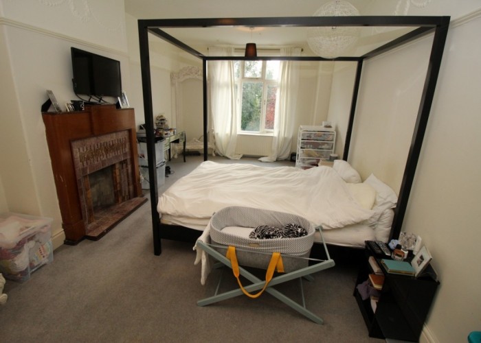 12. Bedroom (Master/En-Suite)