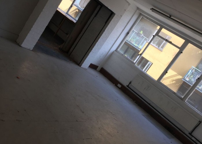 7. Warehouse (Medium)