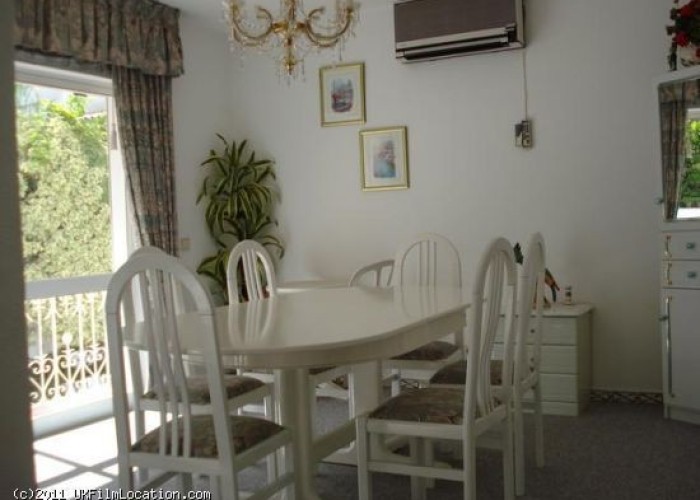 15. Diningroom
