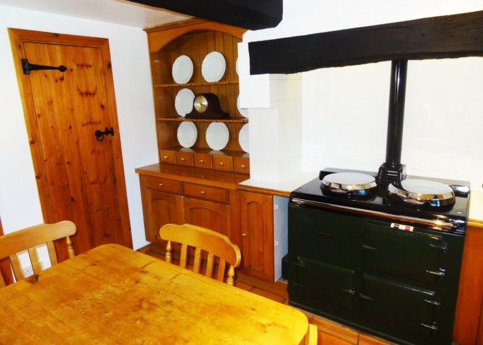 4. Kitchen (Rustic)