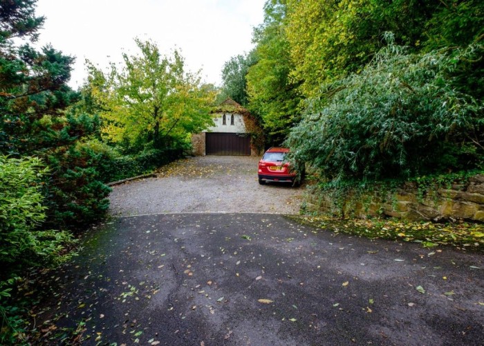 31. Driveway, Garage
