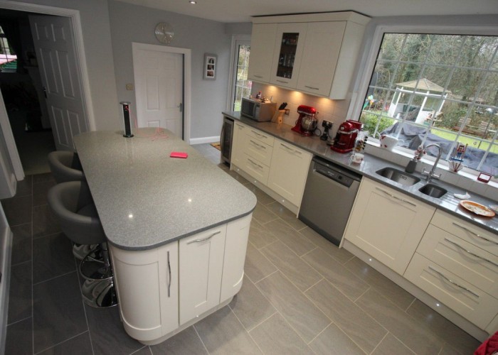 12. Kitchen (Cream or White units)