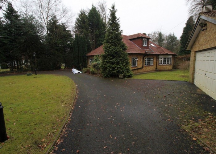 1. House / Cottage Exterior