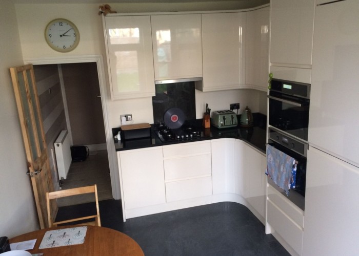 8. Kitchen (Cream or White units)