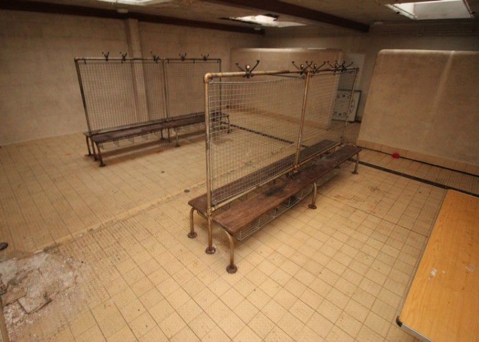 4. Changing Rooms