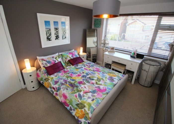 18. Bedroom (Master/En-Suite)