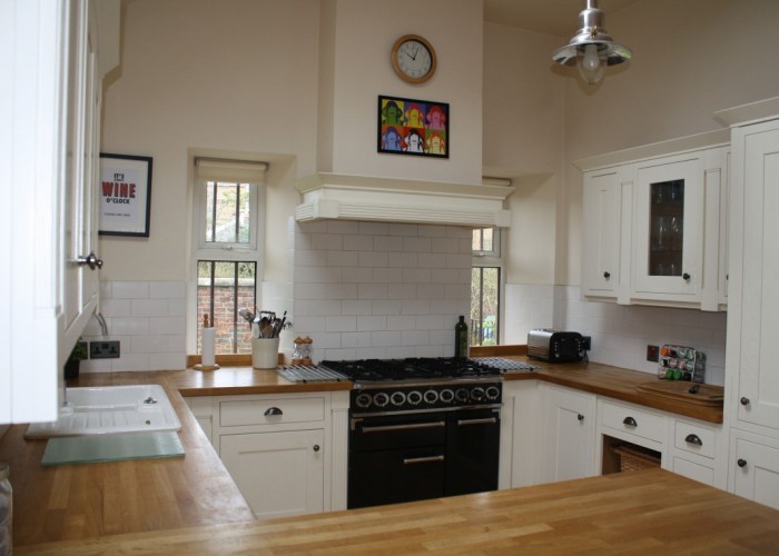 6. Kitchen (Cream or White units)