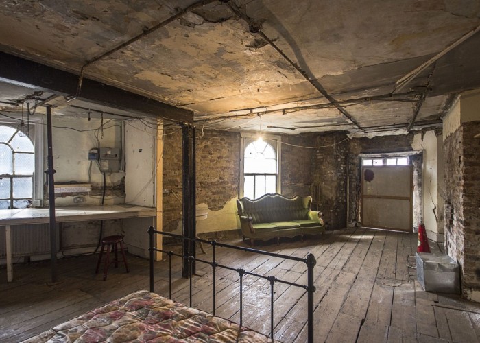 London: Dilapidated Designer House For Filming