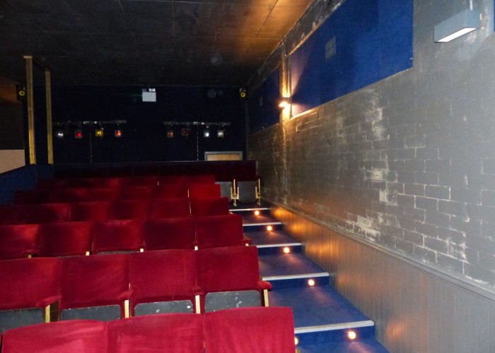 33. Cinema