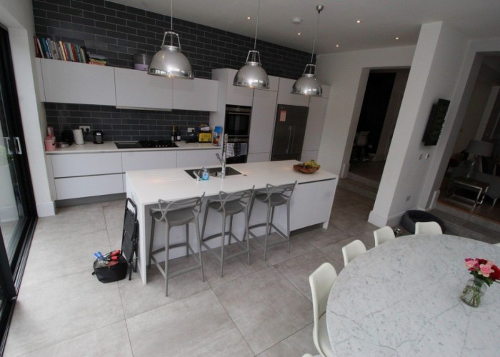7. Kitchen (Cream or White units)