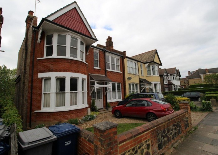 40. House / Cottage Exterior