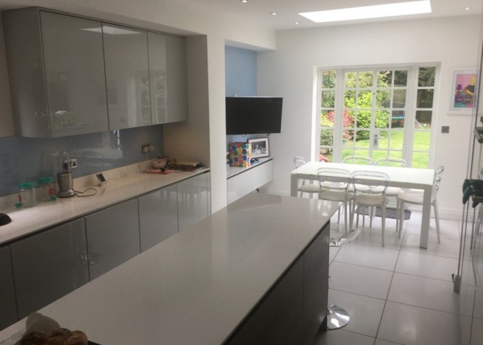 1. Kitchen (Coloured units)