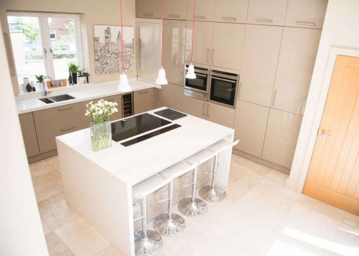 2. Kitchen (With Island)