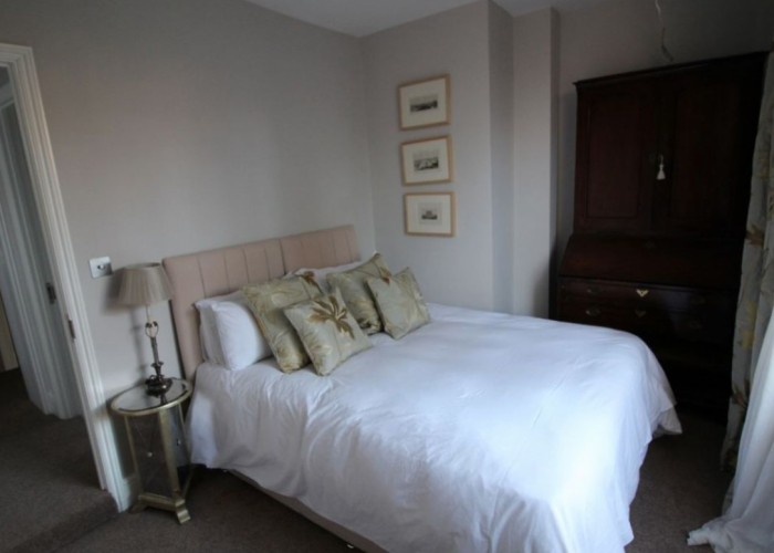 13. Bedroom (Double)