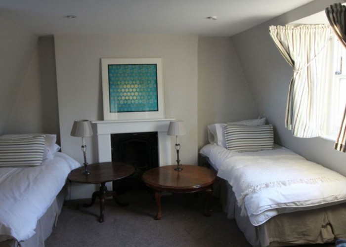 17. Bedroom (Childrens)