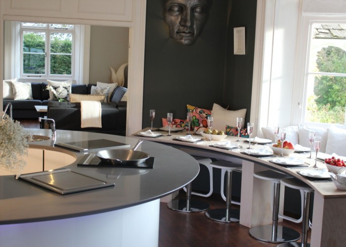 11. Kitchen (Cream or White units)