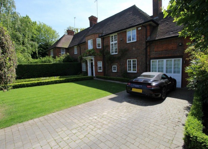 1. House / Cottage Exterior